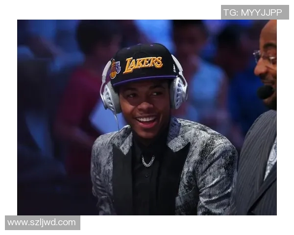 布兰登英格拉姆的成长之路与篮球生涯的辉煌成就解析