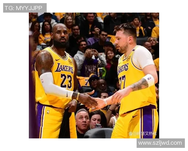 湖人对热火精彩对决今日回放全程回顾与分析带你重温比赛瞬间 湖人对热火精彩对决今日回放全程回顾与分析带你重温比赛瞬间