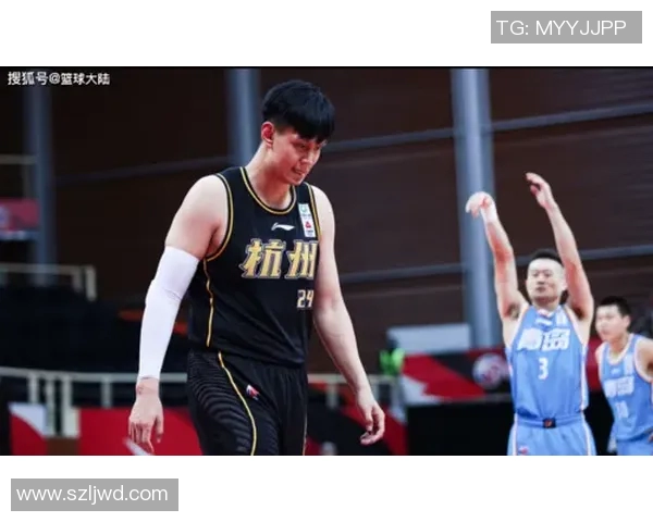 许钟豪：从默默无闻到璀璨星光的奋斗历程与人生启示