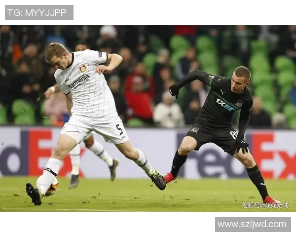 米尔顿与牛津联的激烈对决揭示英足联杯赛的精彩瞬间与战术较量 米尔顿与牛津联的激烈对决揭示英足联杯赛的精彩瞬间与战术较量