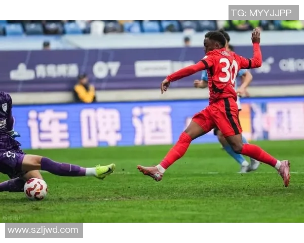 上港与富力激烈冲突引发球迷热议赛场秩序亟待改善